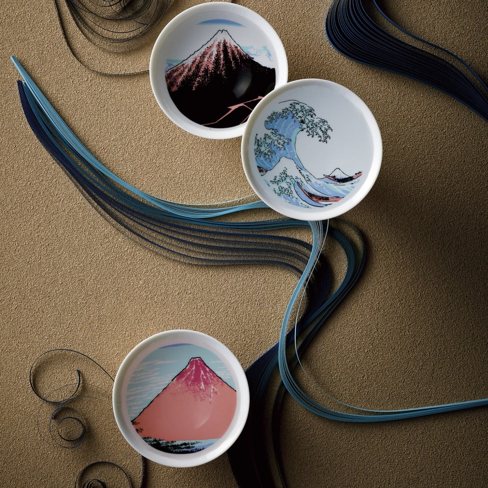 Hokusai Color changing Sake cups