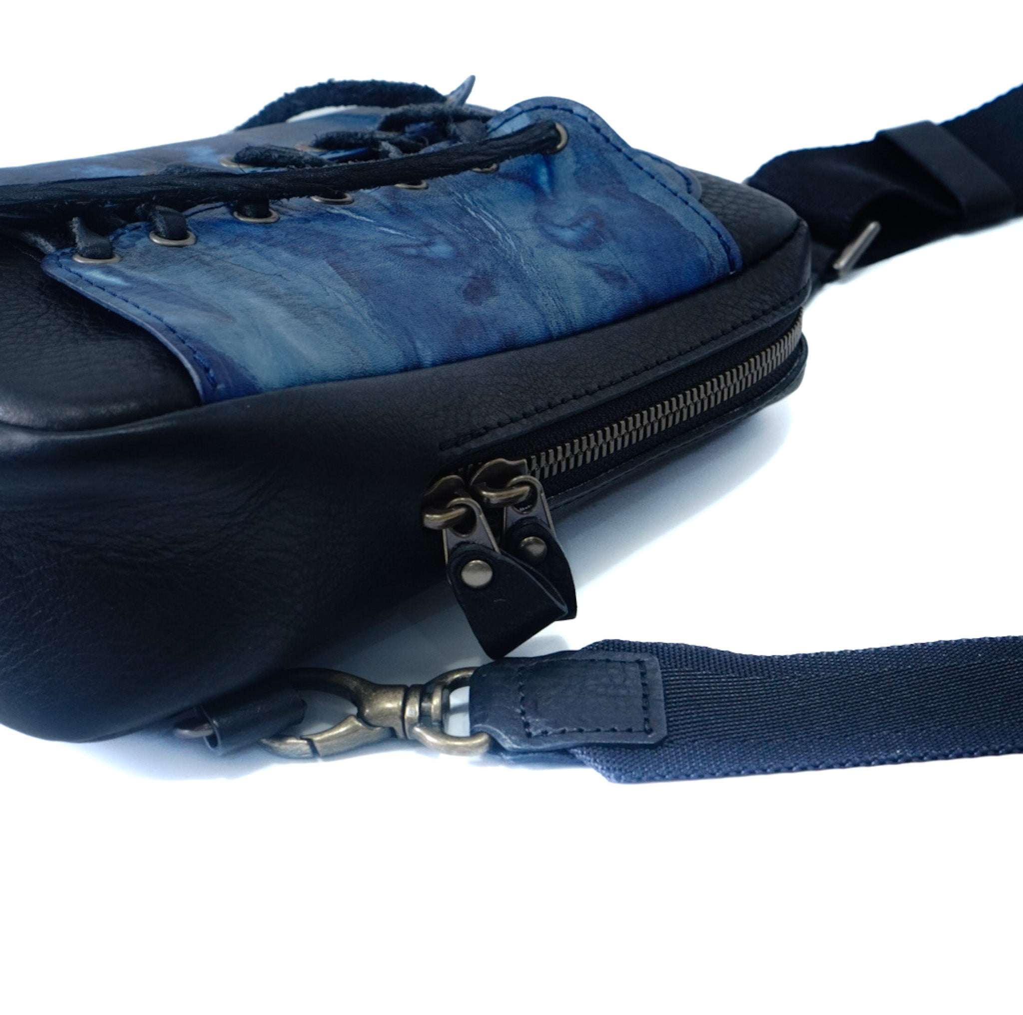 Body bag - Sneakle Body Bag (sneaker-shaped)