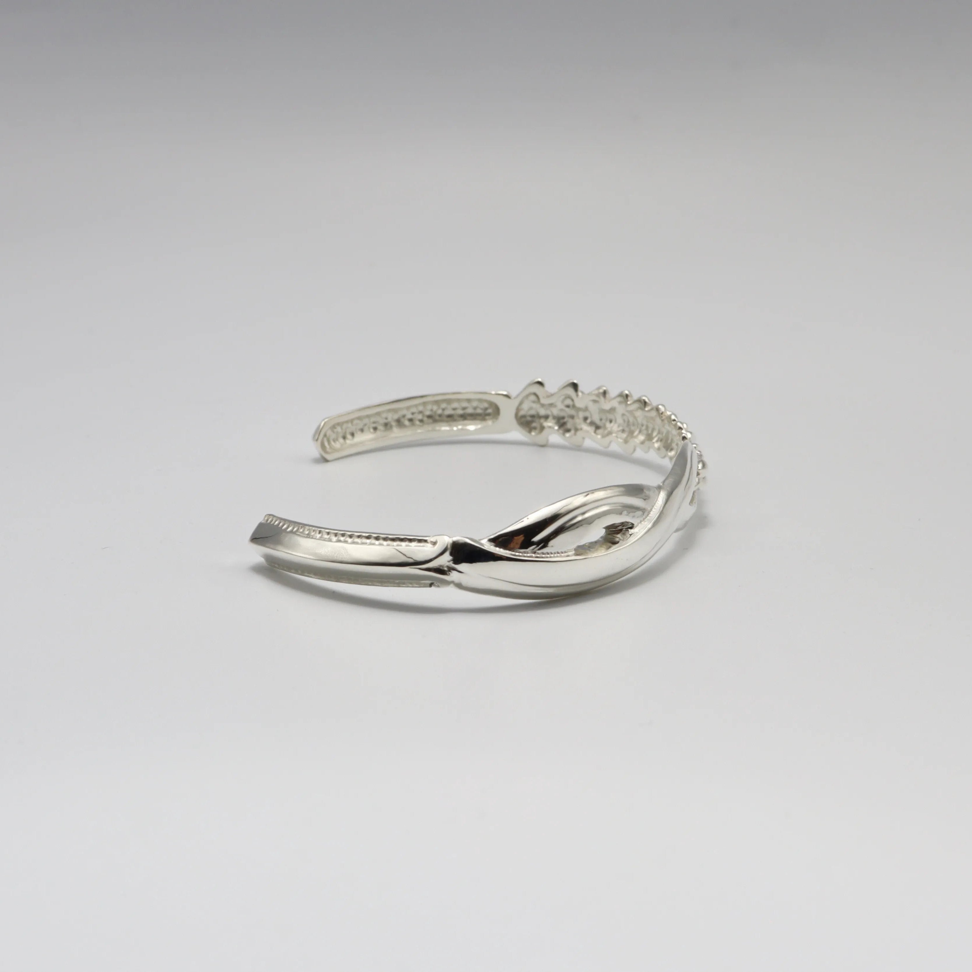 Wisteria Bangle